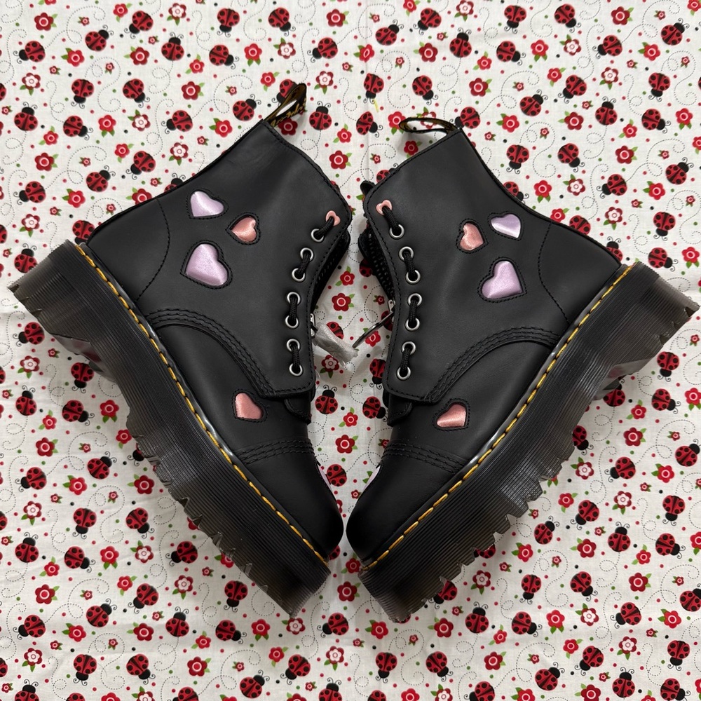 Doc Martens Sinclair Heart Leather Platform Boots - Women’s Size 8